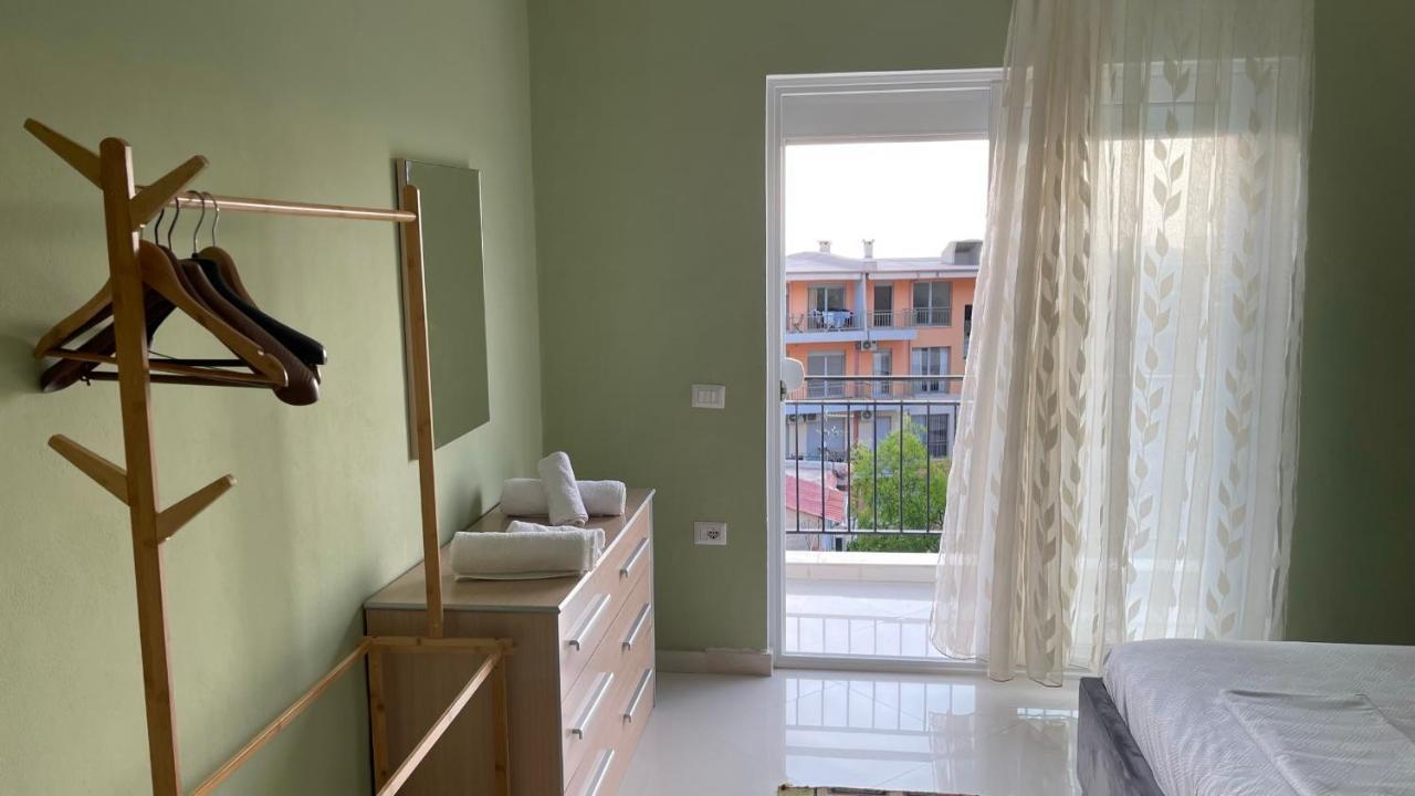 Kondo Stays - Azure Apartments Vlora Kültér fotó