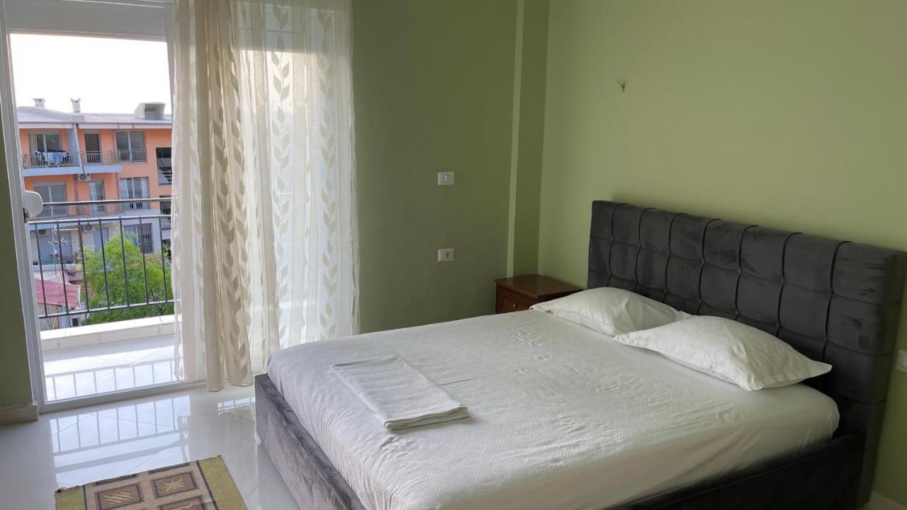 Kondo Stays - Azure Apartments Vlora Kültér fotó